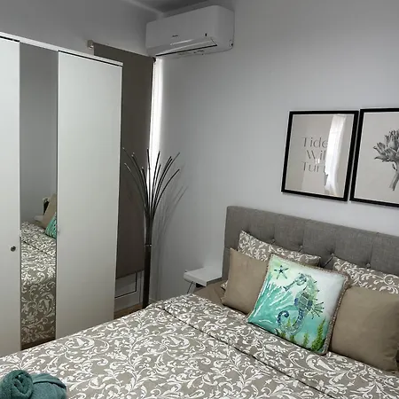 Trinity Getaway Apartament *